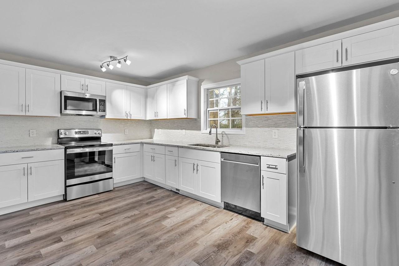 102 Southwood Cir - Photo 7 of 8