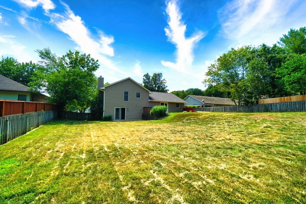 2606 Lloyd Drive - Photo 4 of 47