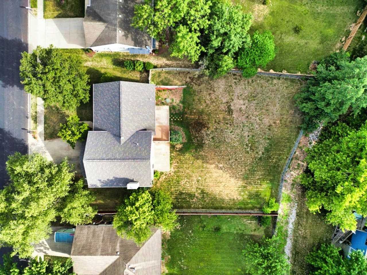 2606 Lloyd Drive - Photo 5 of 47