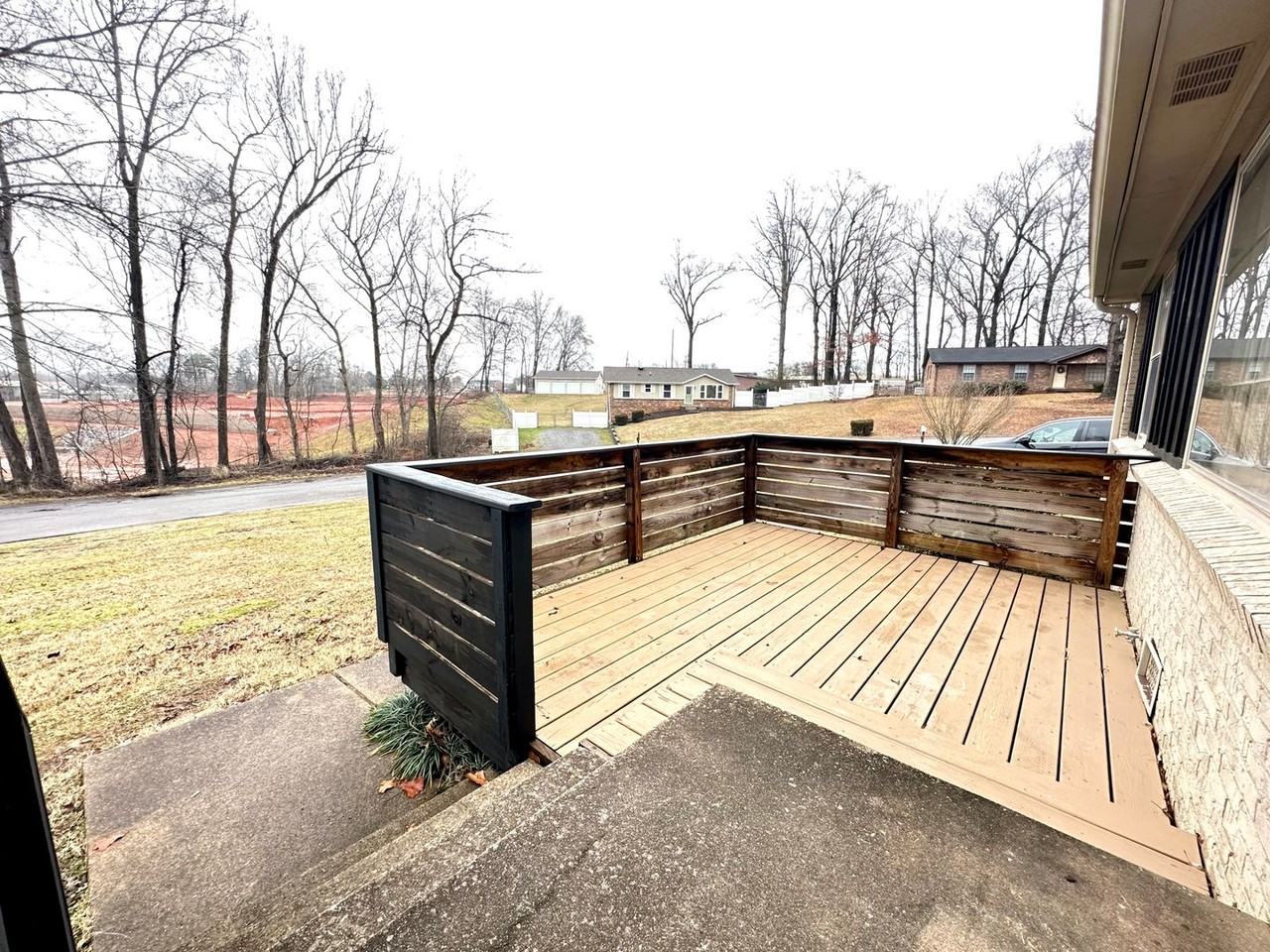 28 Leonard Drive - Photo 4 of 50