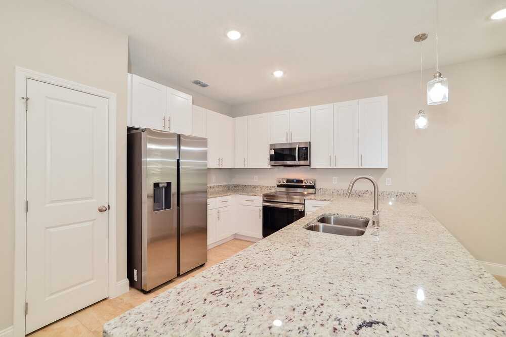 355 Clermont Dr - Photo 5 of 16