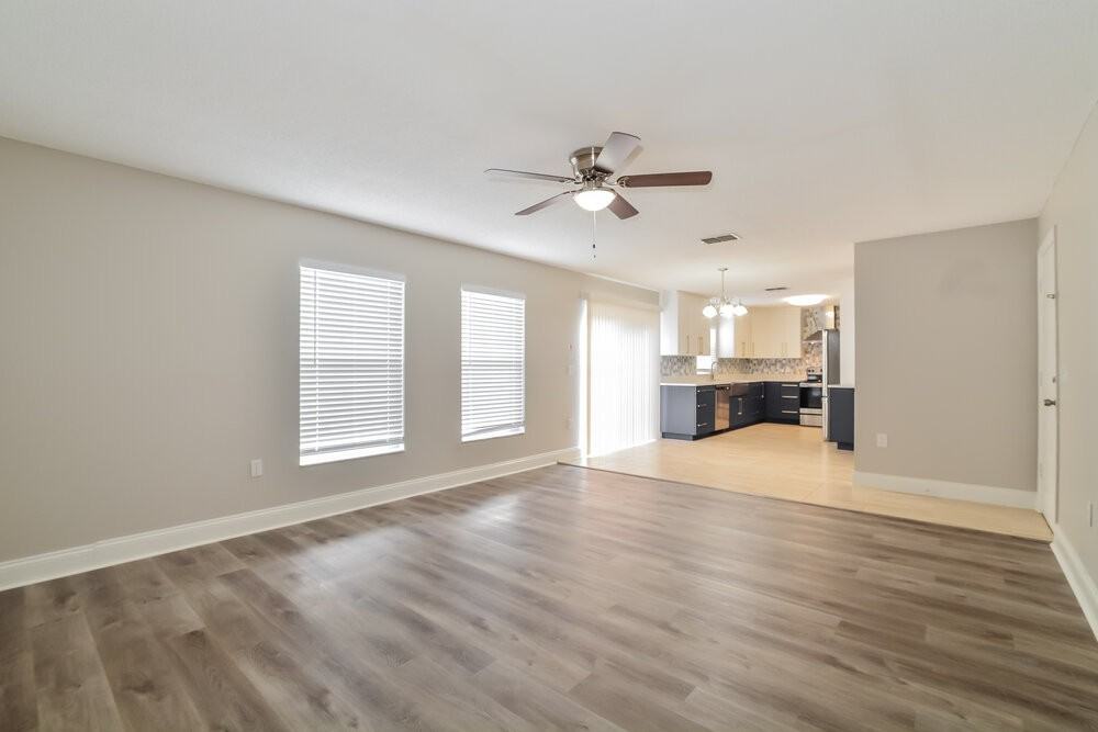 250 Lynn St - Photo 6 of 17