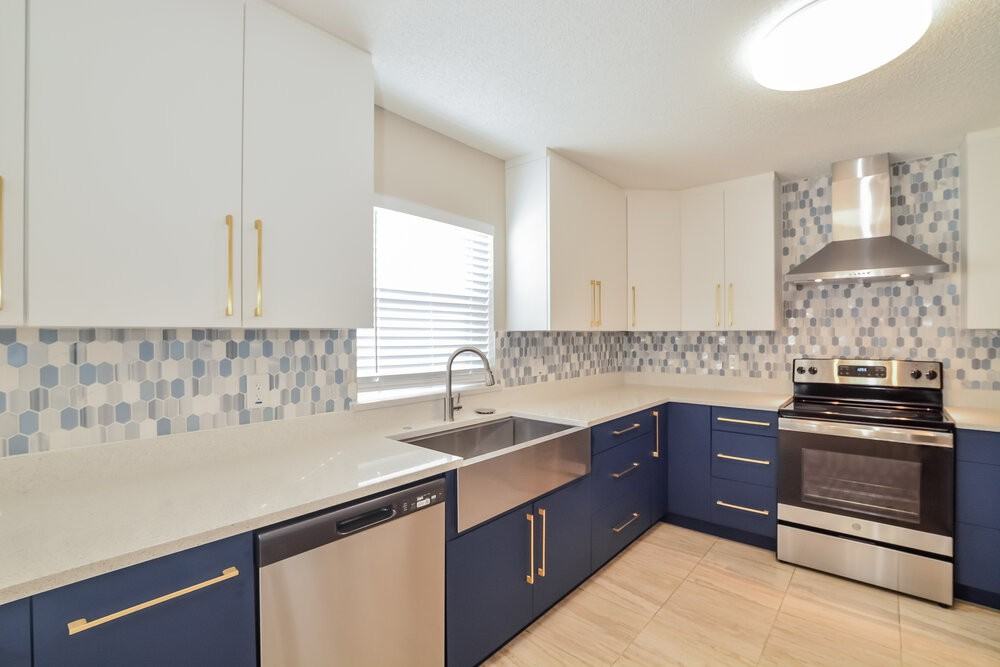 250 Lynn St - Photo 7 of 17