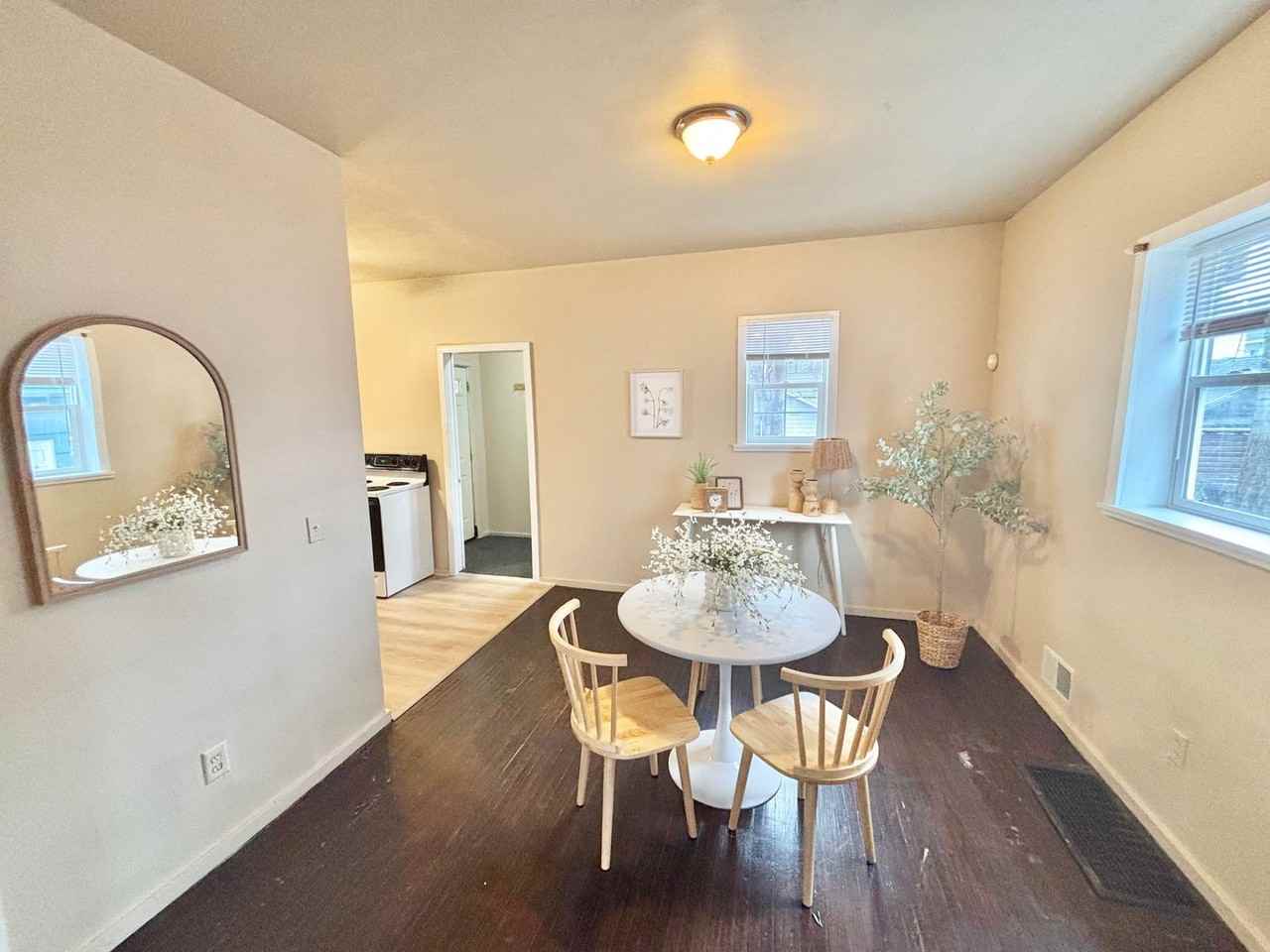 127 Devonshire Court - Photo 6 of 21