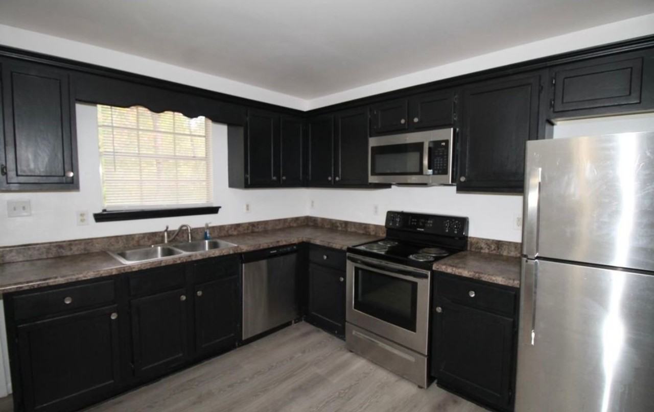 1929 Westridge Dr - Photo 5 of 13