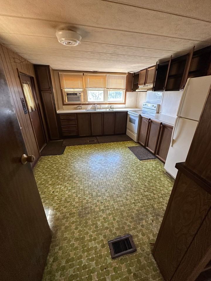 411 Meadowbrook Rd - Photo 6 of 9