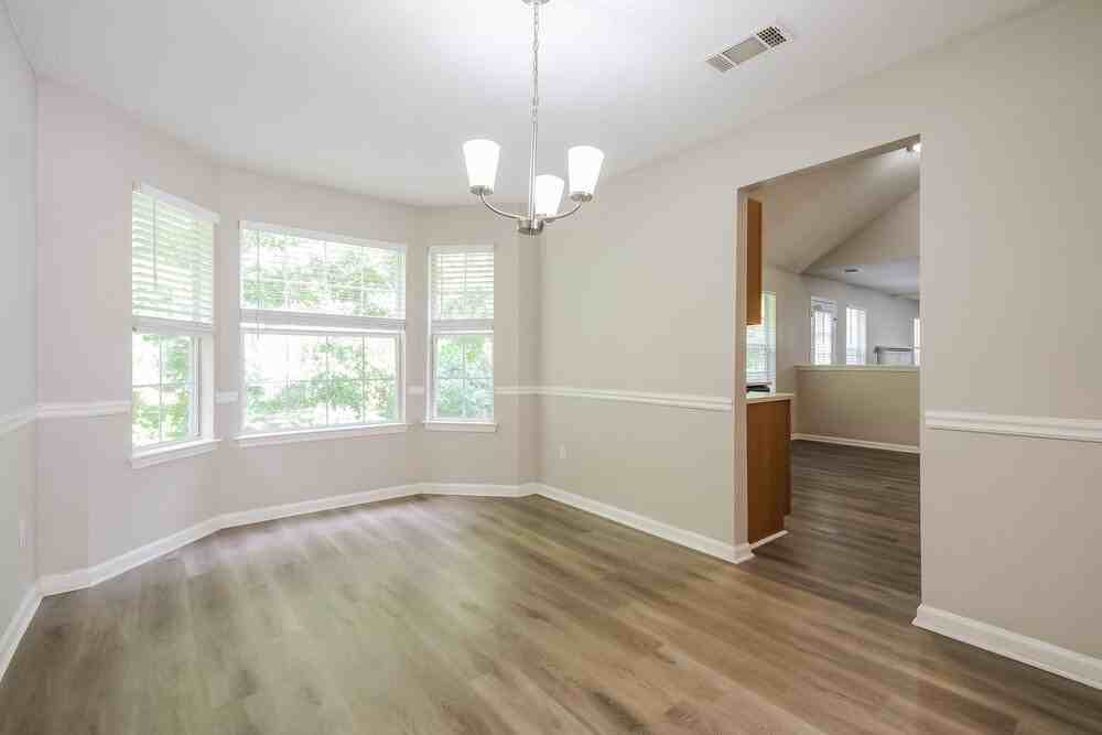 4410 Reserve Hill Xing - Photo 7 of 18