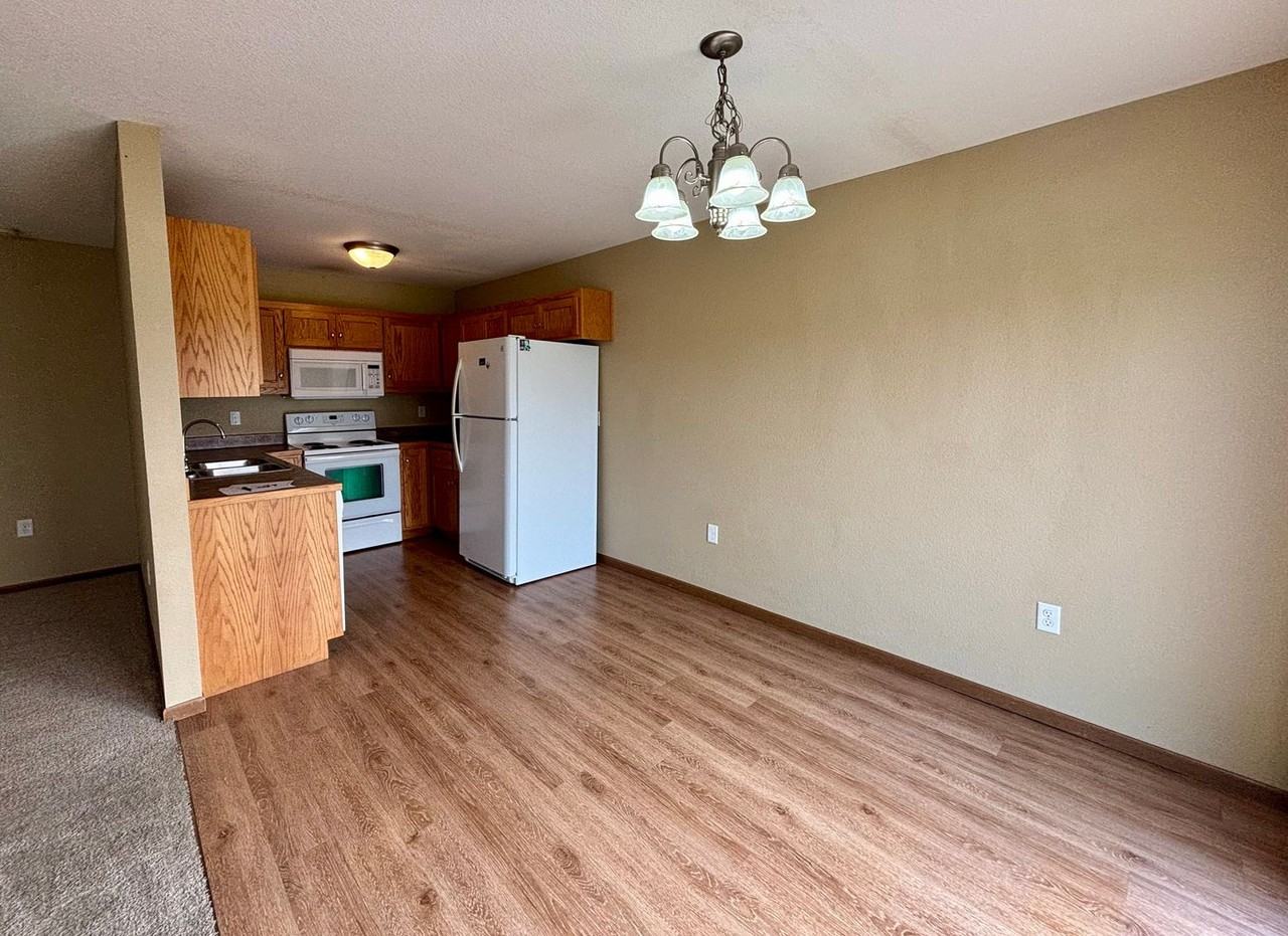 619 Northfield Road - Photo 4 of 14