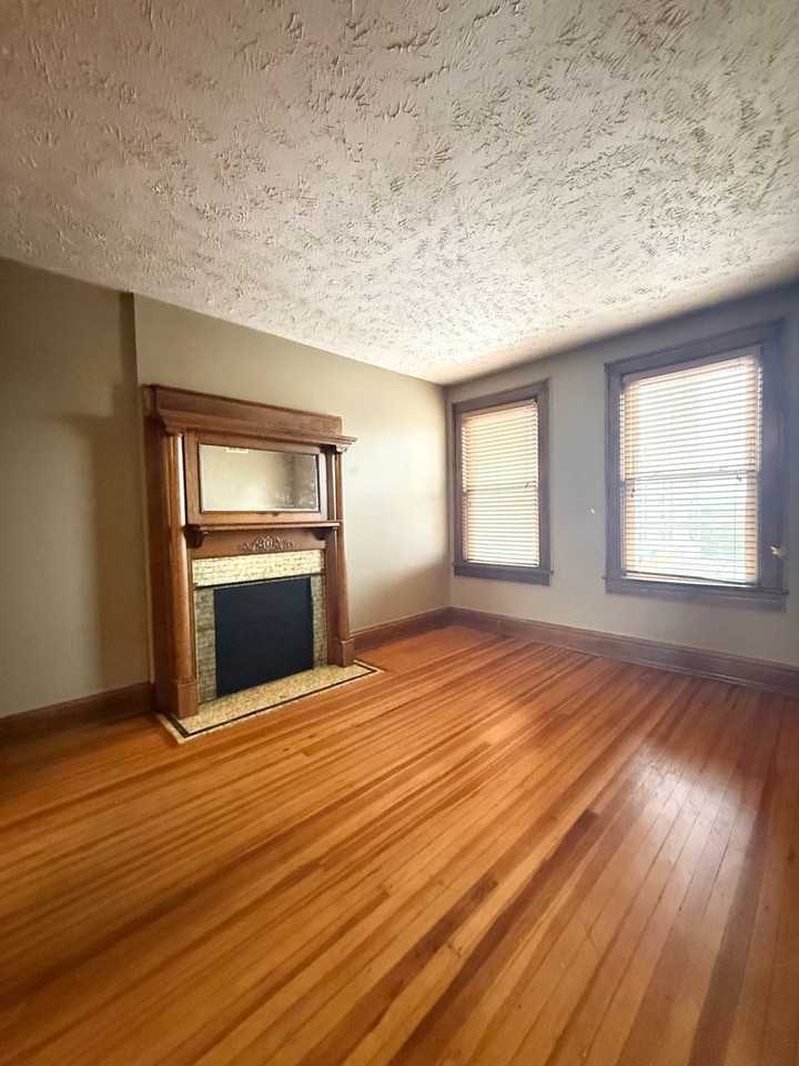 545 South 27th Street - Photo 2 of 7