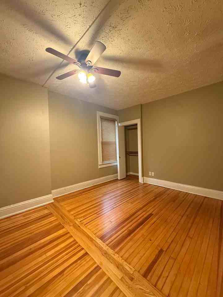 545 South 27th Street - Photo 6 of 7