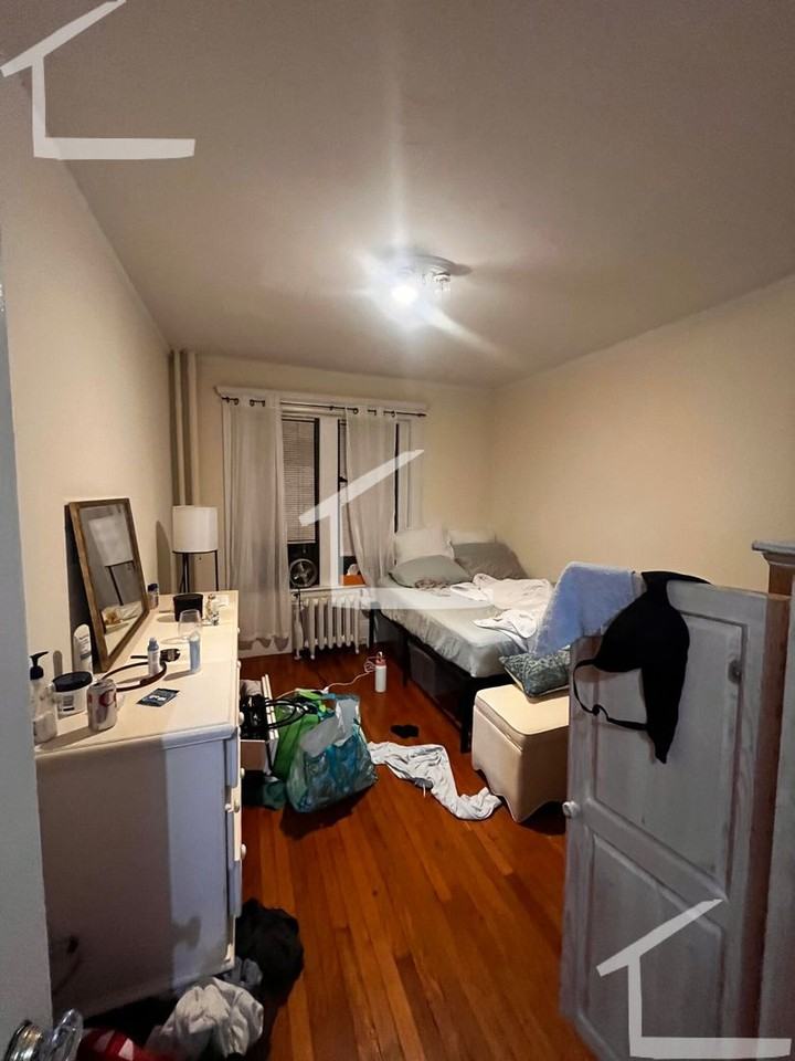 448 Park Dr - Photo 2 of 9