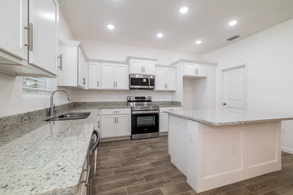 451 Martigues Dr - Photo 6 of 17