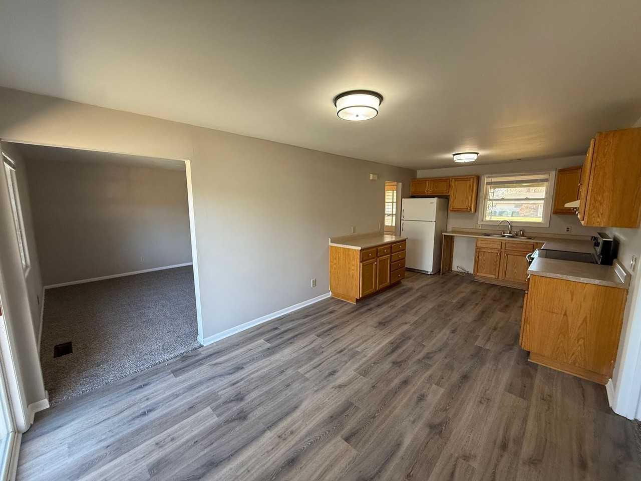 4918 Dwight Dr - Photo 7 of 24