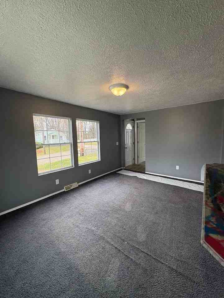 1905 Tanner Avenue Southwest - Photo 2 of 12