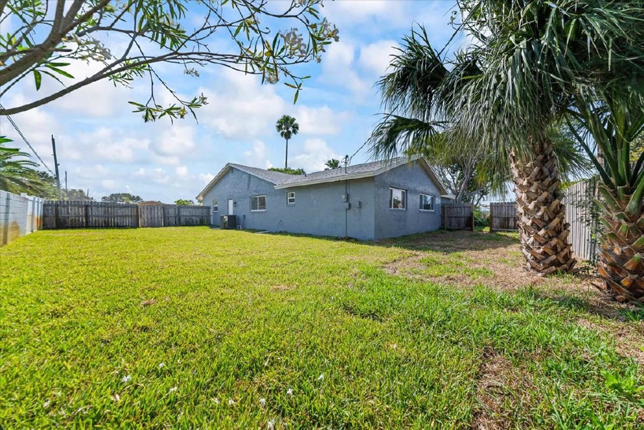 484 Greenway Avenue - Photo 4 of 35