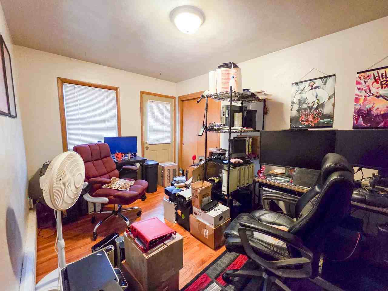 913 High Street - Photo 2 of 8