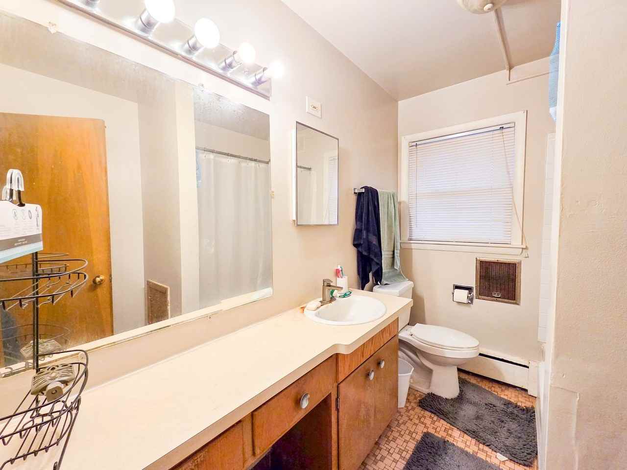 913 High Street - Photo 3 of 8