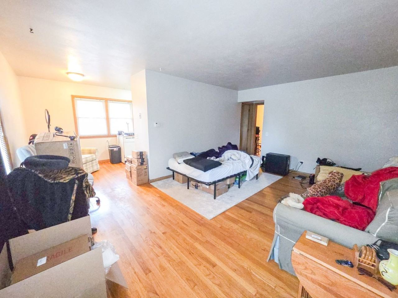 913 High Street - Photo 5 of 8