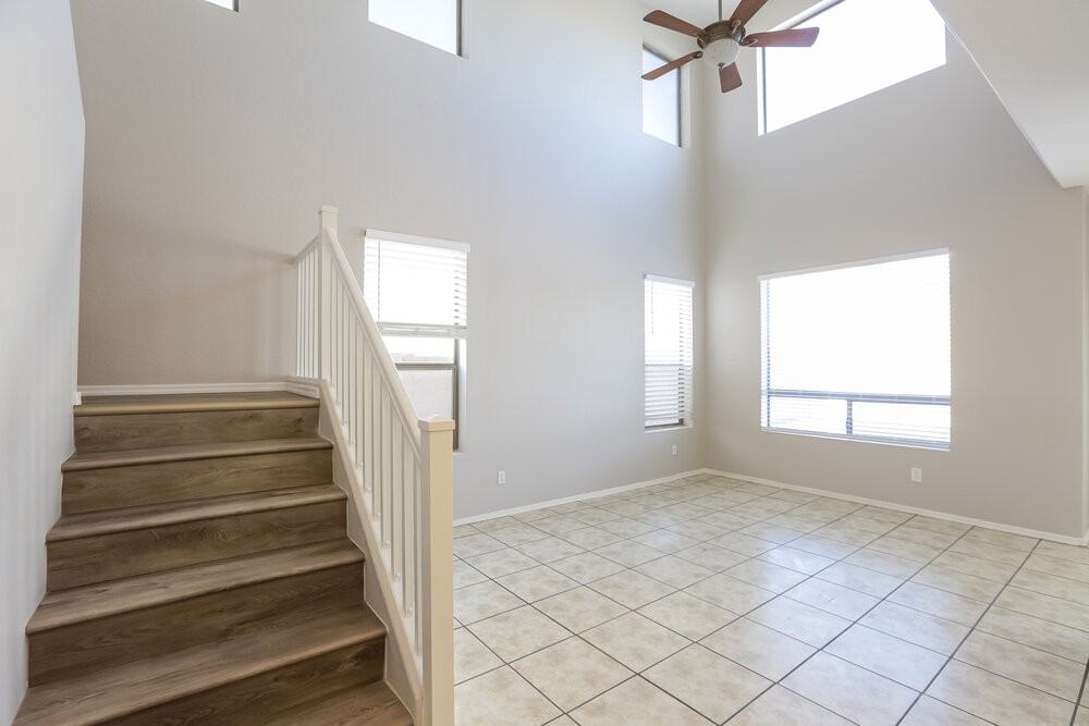 11402 W Mohave St - Photo 5 of 17