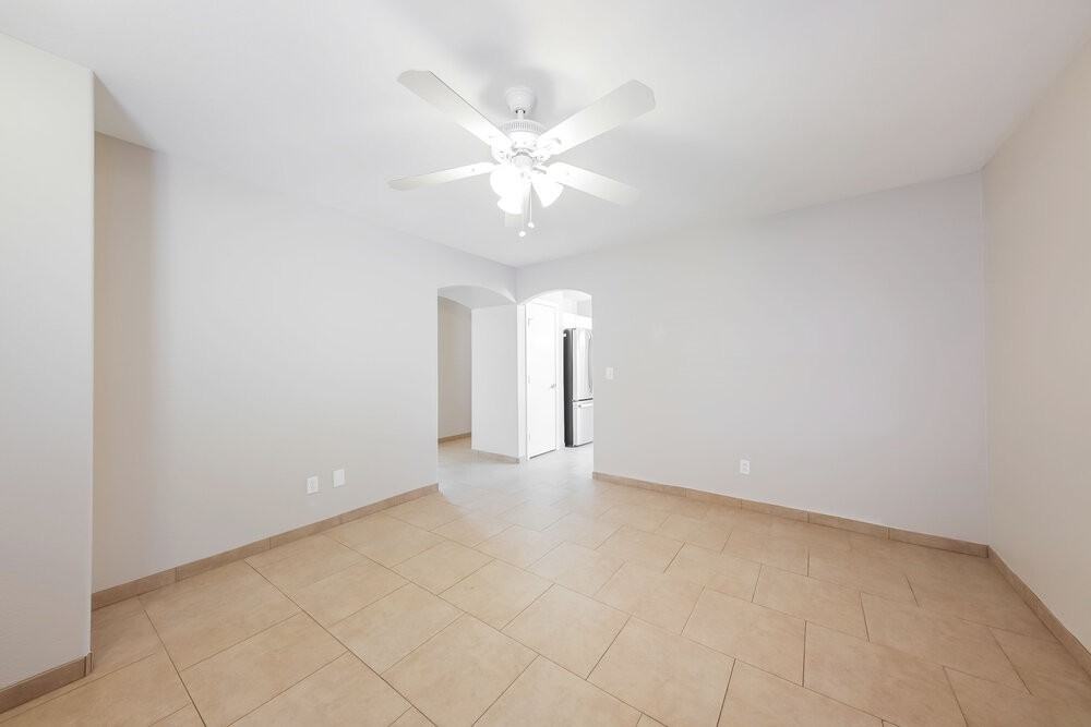 11205 W Turney Ave - Photo 3 of 16