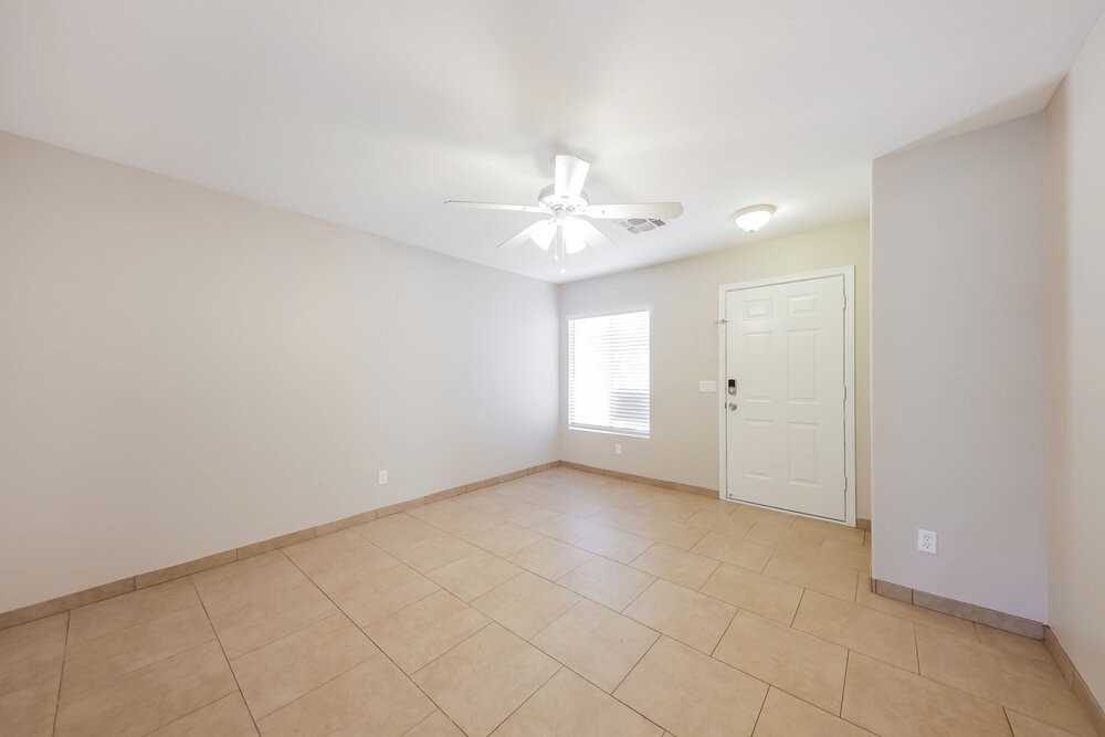 11205 W Turney Ave - Photo 4 of 16