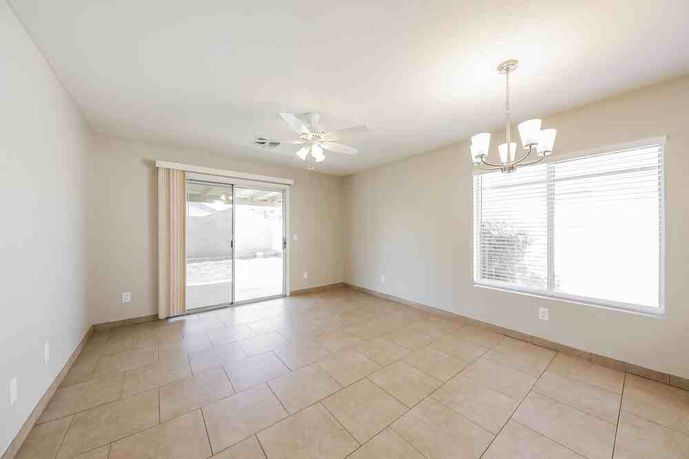 11205 W Turney Ave - Photo 5 of 16