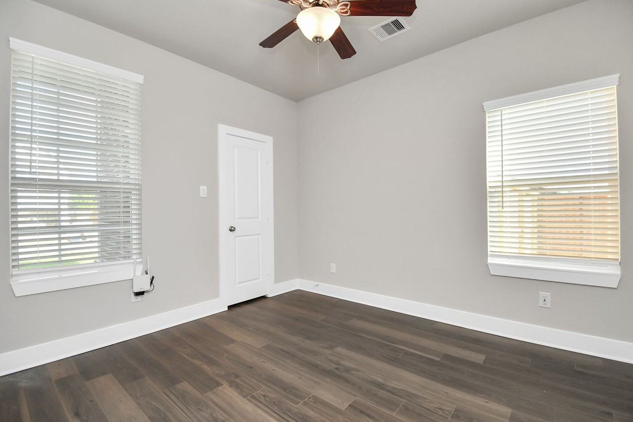 10602 Wildflower View Dr - Photo 4 of 40