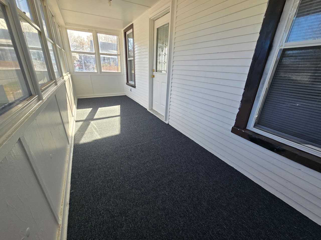 911 South Mason Street - Photo 2 of 16