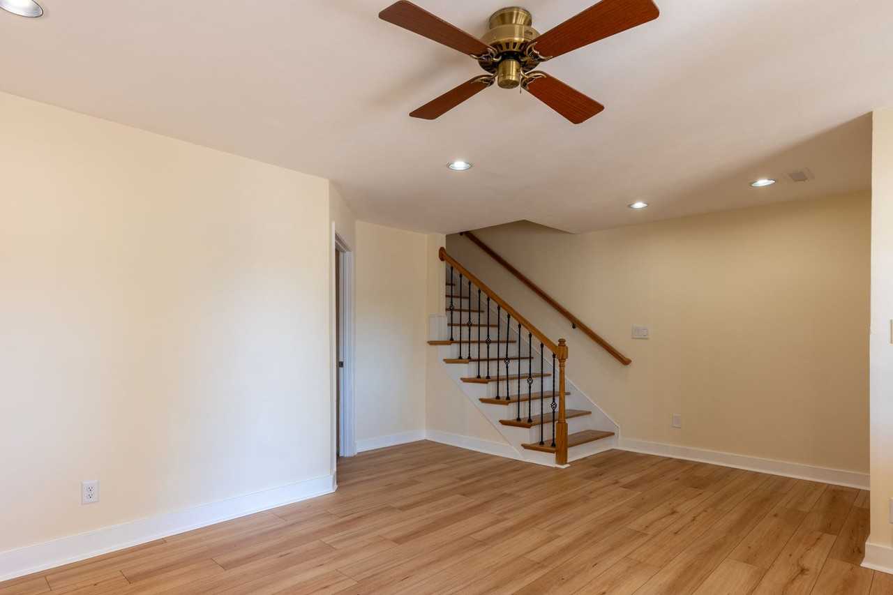 813 Close Avenue - Photo 5 of 20