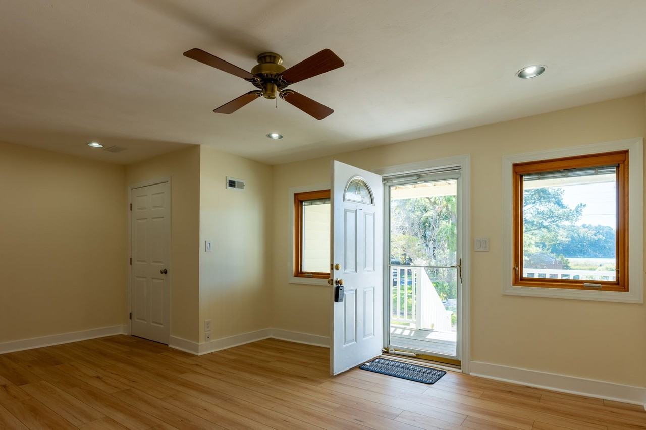 813 Close Avenue - Photo 6 of 20