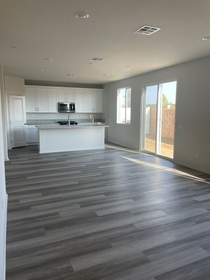 31751 Woodbank Way - Photo 2 of 20