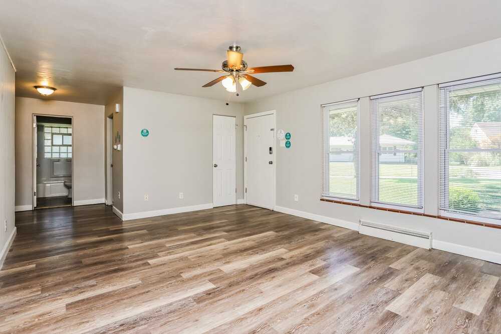 1545 Washington St - Photo 3 of 16