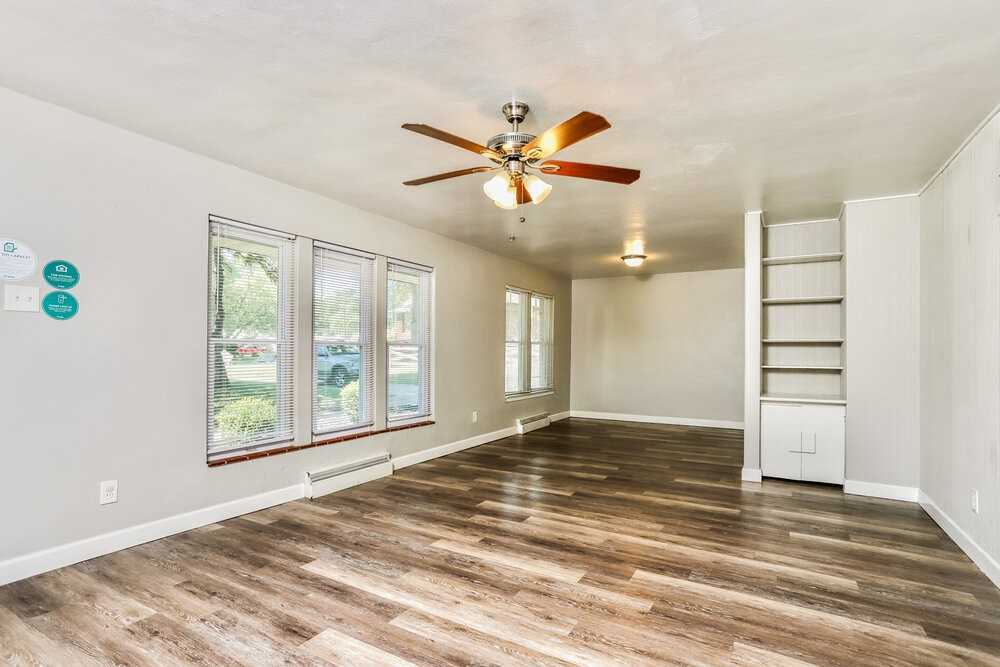 1545 Washington St - Photo 4 of 16