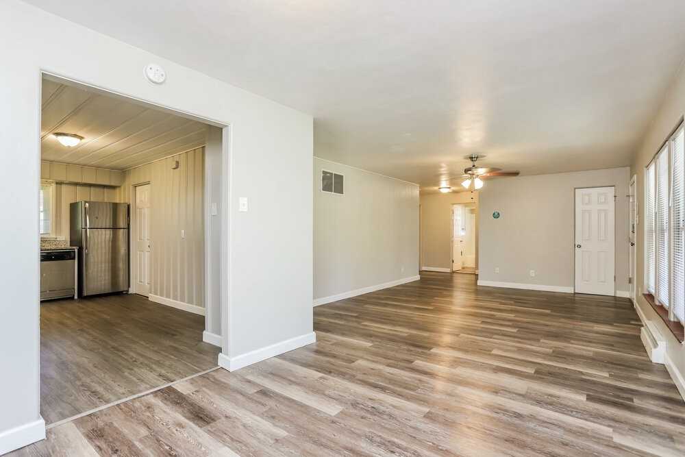 1545 Washington St - Photo 5 of 16