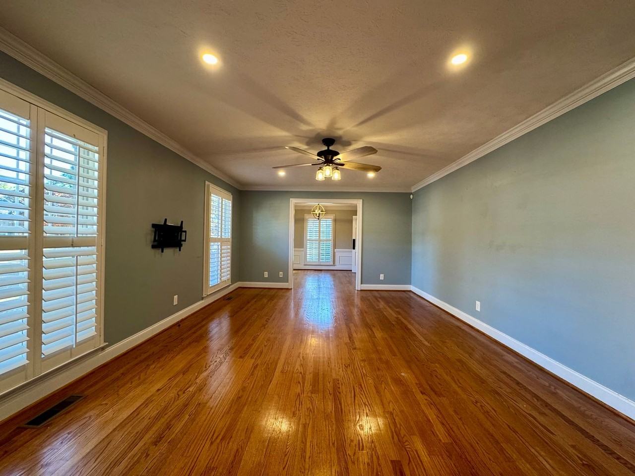 2723 Huntington Road - Photo 3 of 27