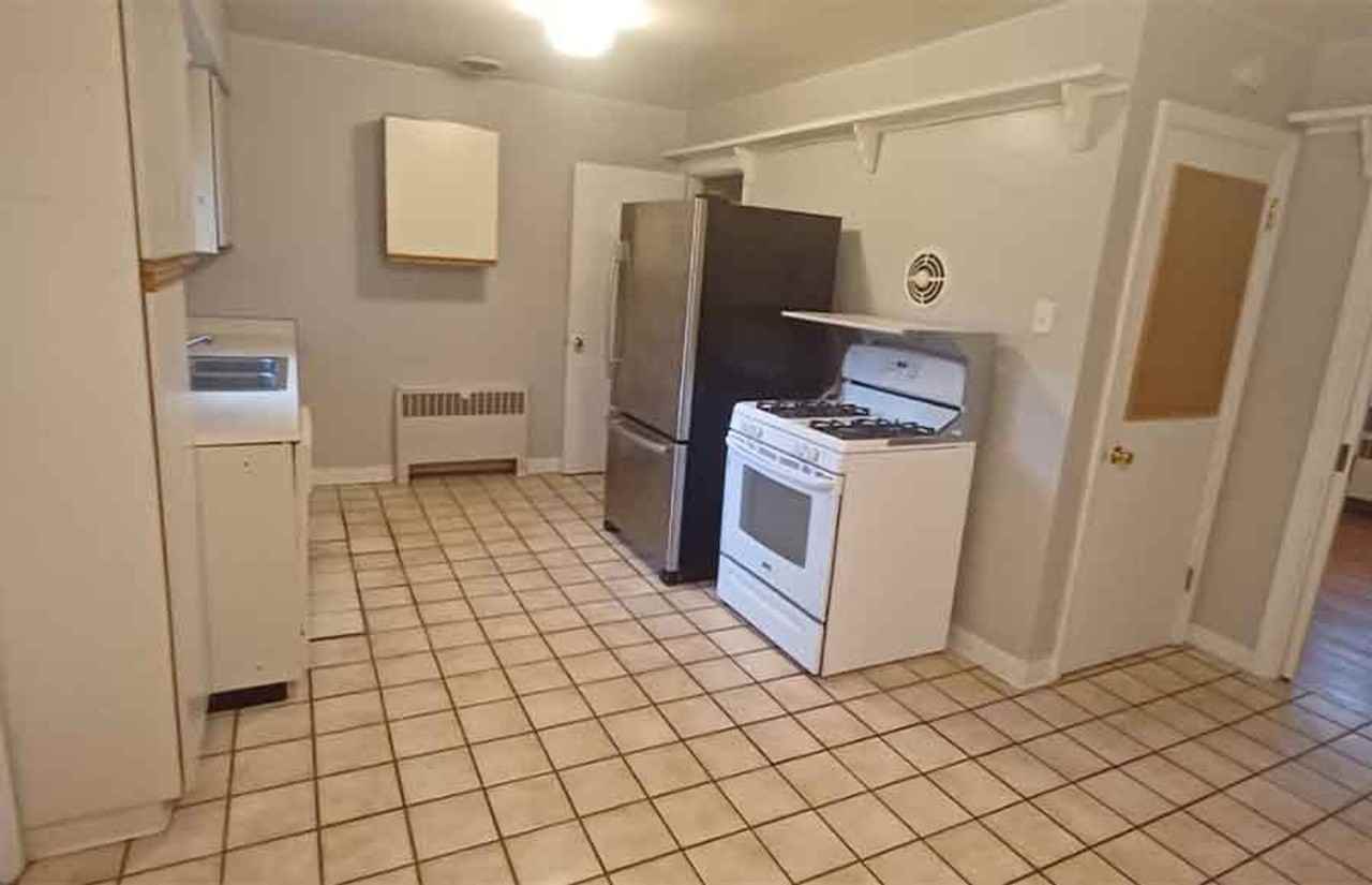 1342 Spring Lawn Ave - Photo 2 of 11