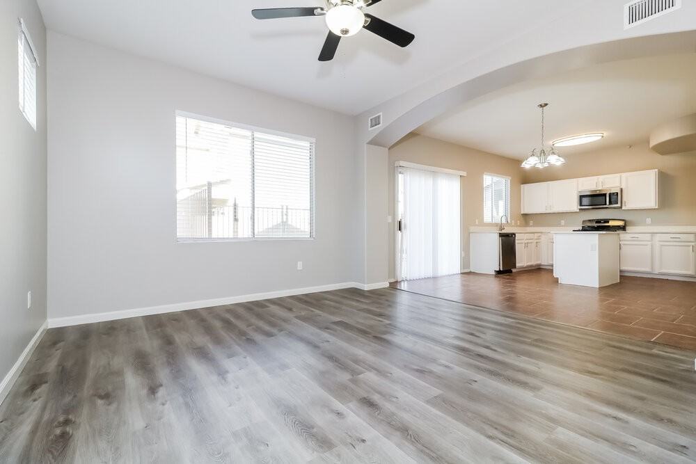 7010 S 41st Dr - Photo 5 of 17