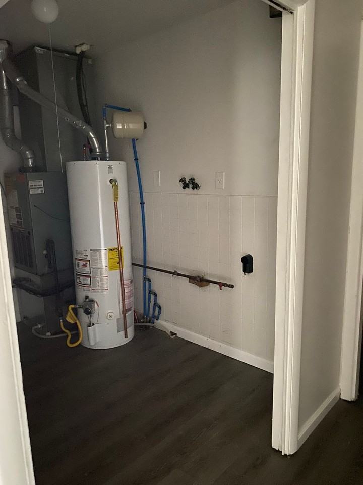 1156 Camp Jackson Rd - Photo 4 of 9