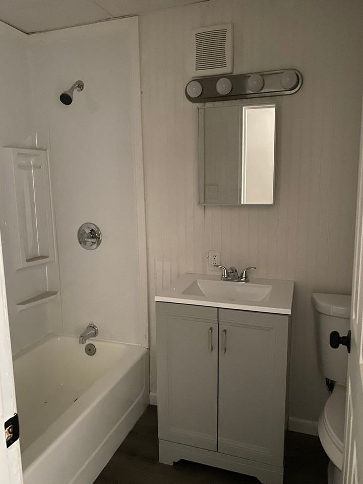 1156 Camp Jackson Rd - Photo 6 of 9