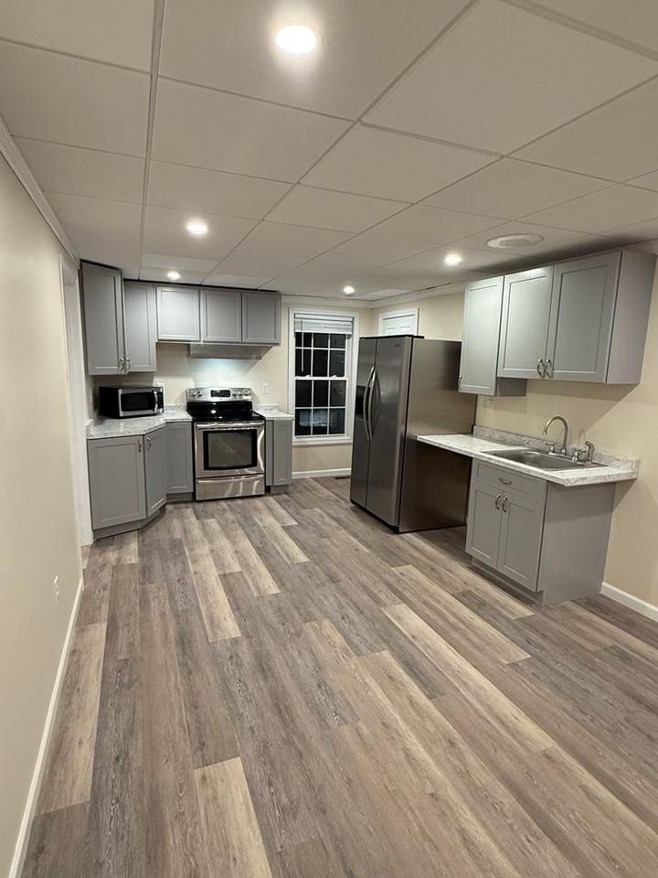 1913 Dover Road - Photo 2 of 15