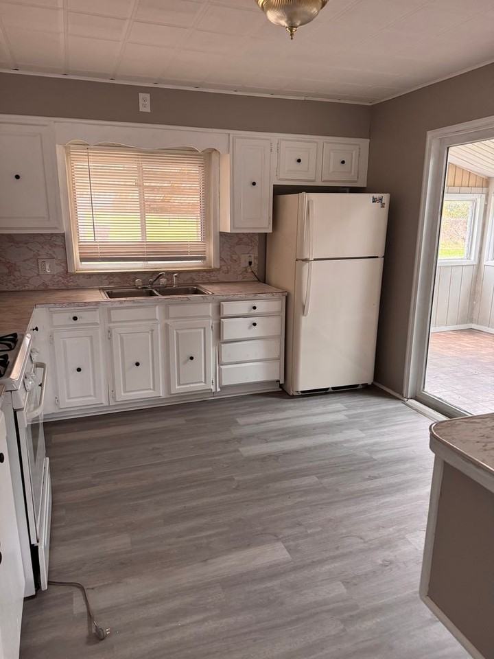 1047 Hamilton Avenue - Photo 4 of 7