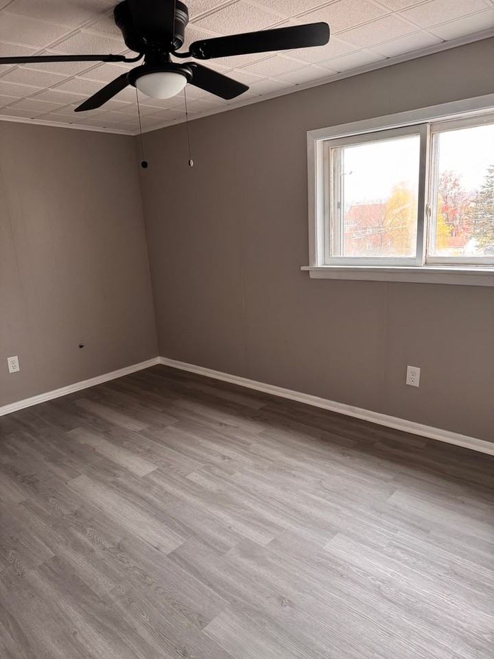 1047 Hamilton Avenue - Photo 6 of 7