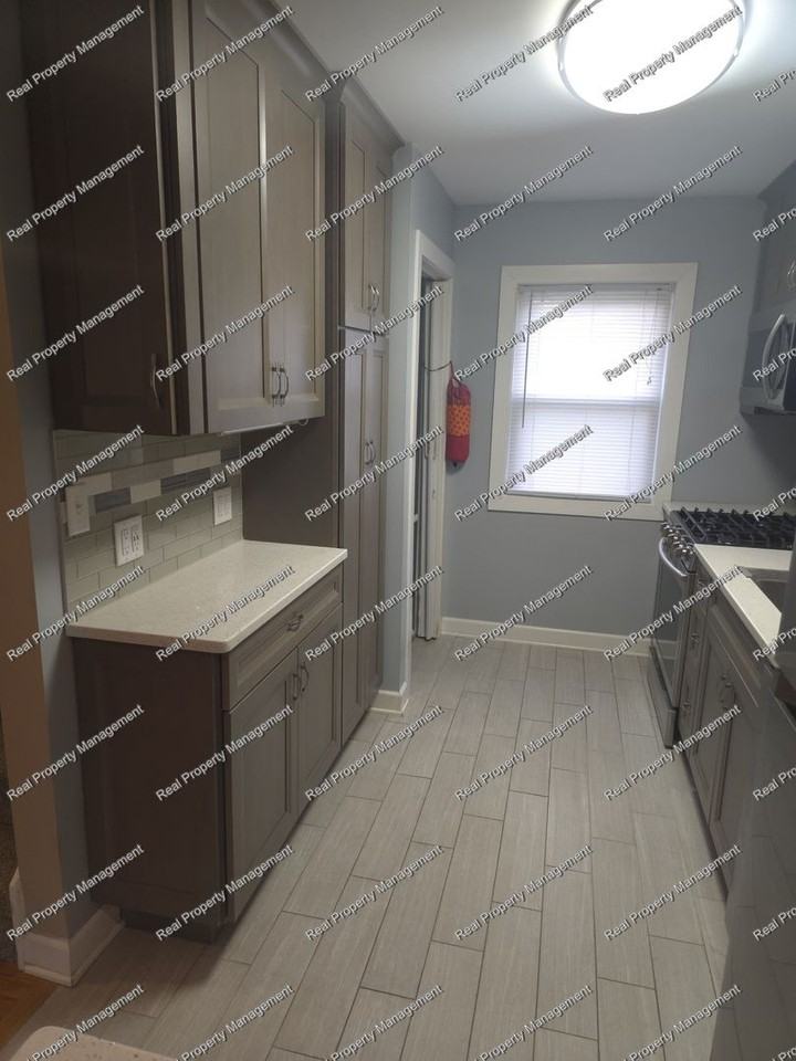 8134 Meadow Ln - Photo 5 of 16