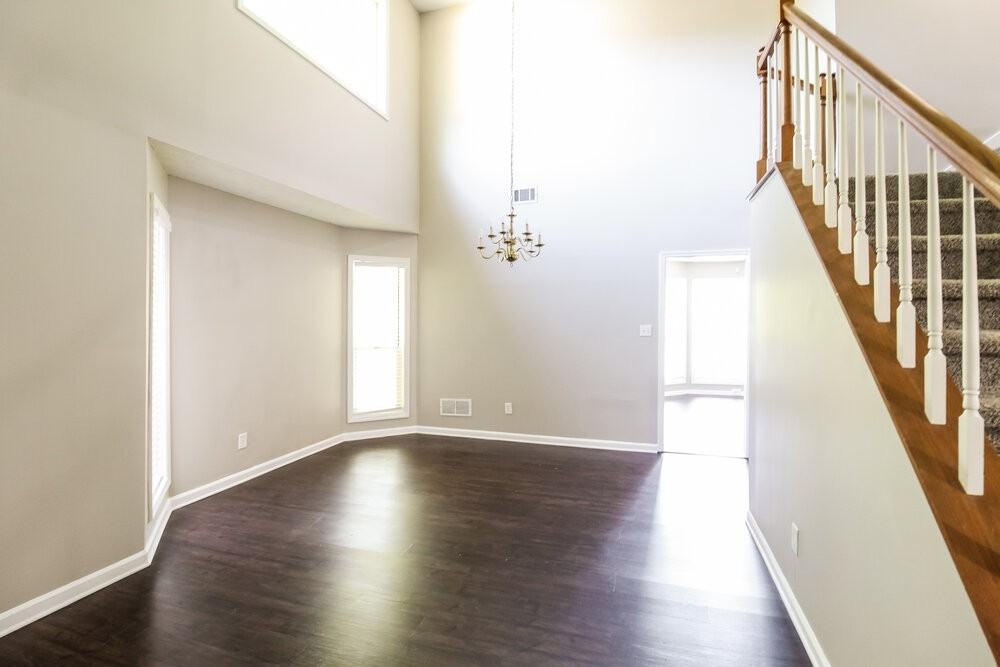 671 Woodstone Rd - Photo 4 of 16