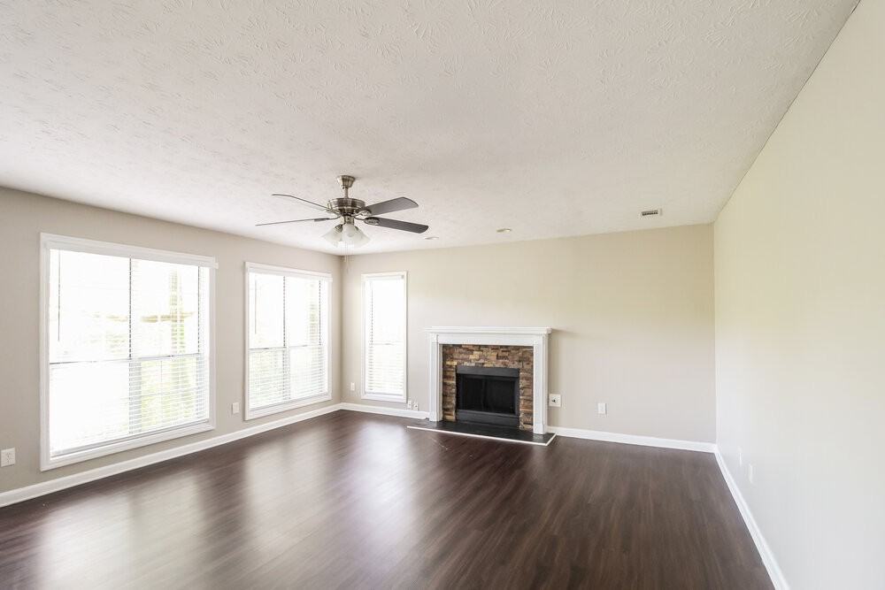 671 Woodstone Rd - Photo 5 of 16