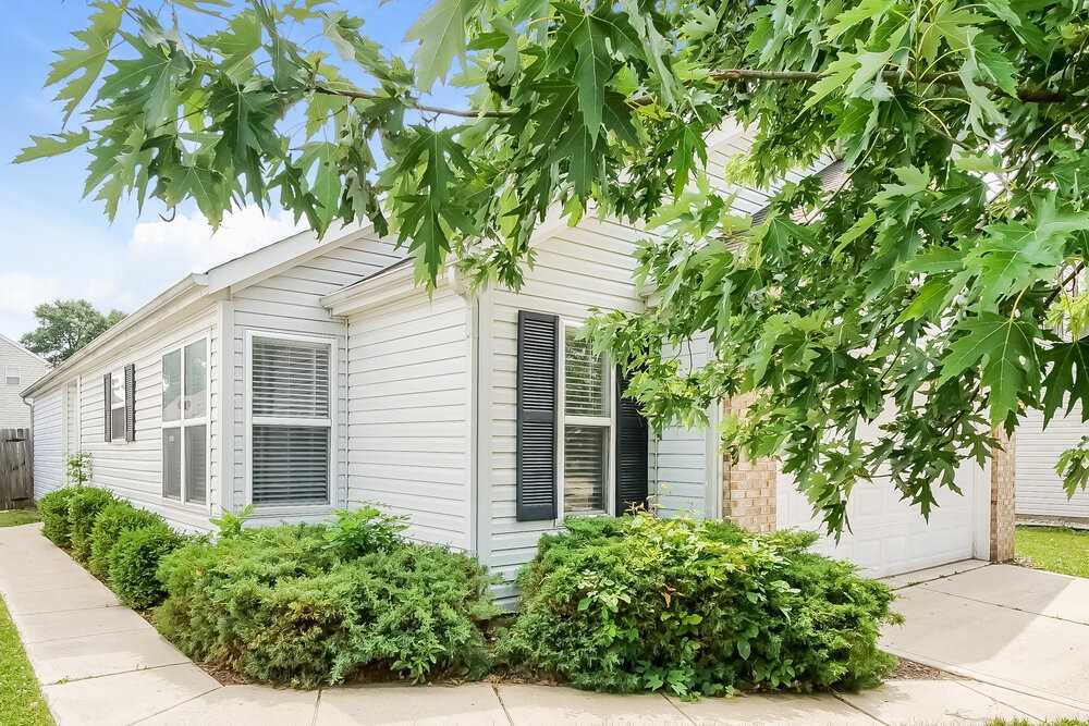 11611 Signet Ln - Photo 3 of 16