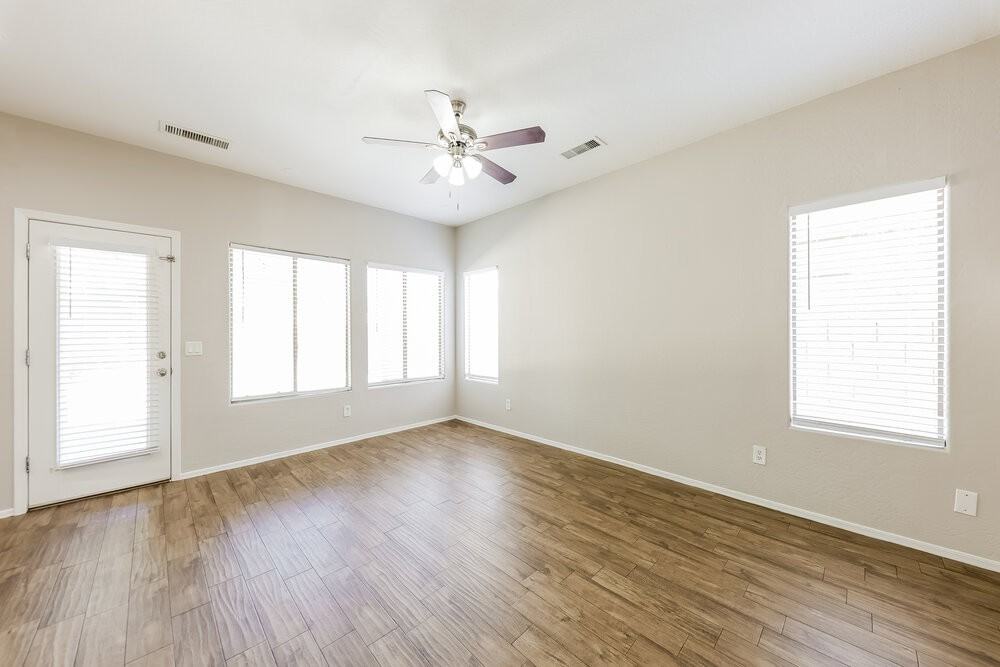 16862 W Post Dr - Photo 5 of 16