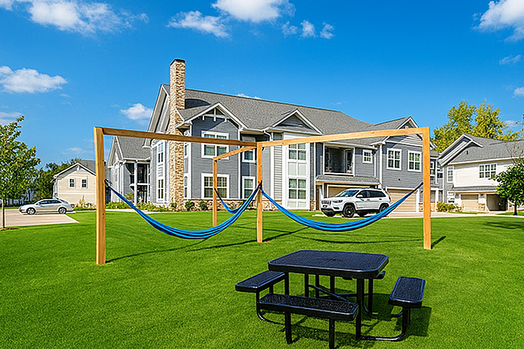 Central Park Place - Photo 7 of 44