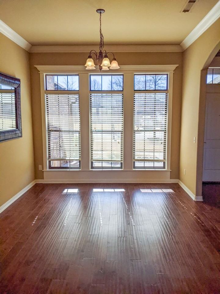 5340 Stockton Ave - Photo 3 of 16