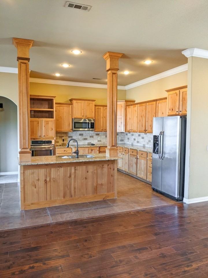 5340 Stockton Ave - Photo 6 of 16